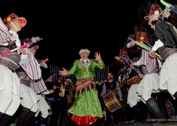 Τα Μωμοέρια εξέβανε σο Περιστέρι (ΑΚΥΡΩΘΗΚΕ) - Cover Image