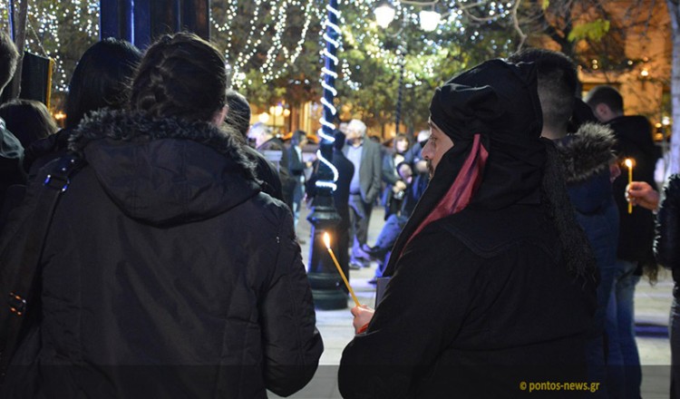 «Ούλ’ εντάμαν» για αγώνα μέχρι τη δικαίωση, δήλωσαν στο Σύνταγμα οι απόγονοι των θυμάτων της Γενοκτονίας (φωτο, βίντεο)