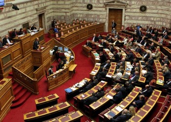 Τι δηλώνουν οι γιατροί-βουλευτές που έθεσαν εαυτούς στη μάχη κατά της πανδημίας