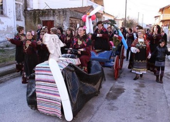 Το έθιμο της Μπάμπως σήμερα στον Κορινό (φωτο, βίντεο)