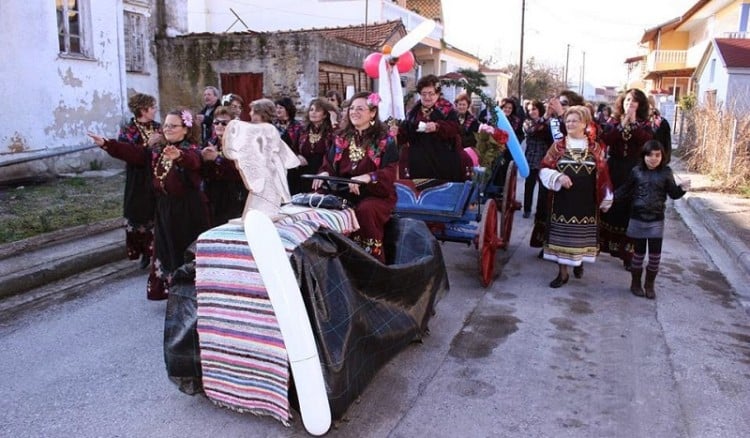 Το έθιμο της Μπάμπως σήμερα στον Κορινό (φωτο, βίντεο)