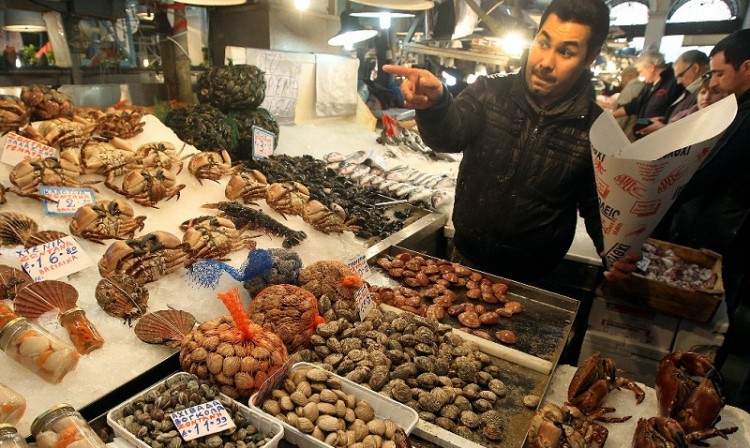 Φθηνότερο φέτος, αλλά ακριβό το σαρακοστιανό τραπέζι