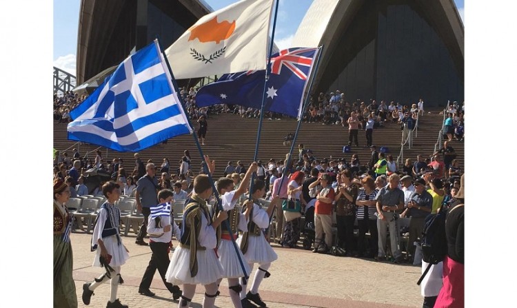 Με ένα κλέφτικο τραγούδι Ελληνόπουλα συγκλονίζουν την Αυστραλία (βίντεο-φωτο)