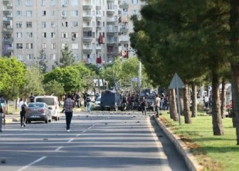 Βομβιστική επίθεση στο Ντιγιάρμπακιρ με νεκρούς και τραυματίες (βίντεο)