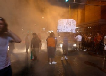 Οργισμένοι διαδηλωτές κατά Ντόναλντ Τραμπ – Απίστευτες σκηνές (φωτο) - Media Gallery