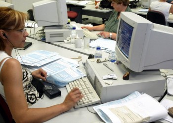 Ποιοι κινδυνεύουν να χάσουν τις 100 δόσεις