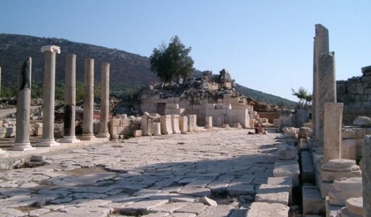 Ξαναπιάνει δουλειά η αρχαιολογική σκαπάνη στα Πάταρα, γενέτειρα του Αγίου Νικολάου