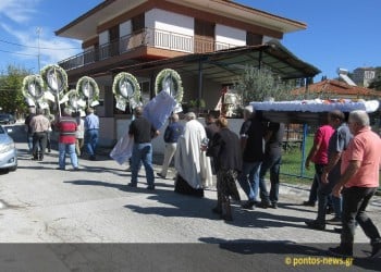 Με ποντιακές λύρες η κηδεία του Ανέστη Αϊβαζίδη (φωτο, βίντεο)