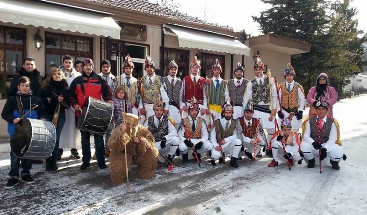 Τα Μωμογέρια στις γειτονιές του Καρυοχωρίου Κοζάνης - Cover Image