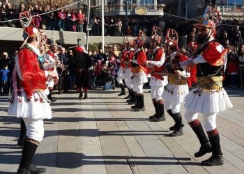 Οι Μωμόγεροι κάνουν ποδαρικό στο Ρυάκι Κοζάνης - Cover Image