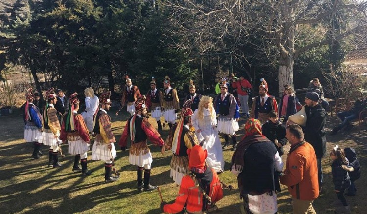 Από τον Άγιο Δημήτριο και το Ρυάκιο Κοζάνης, στη Μελβούρνη με τους Μωμόγερους