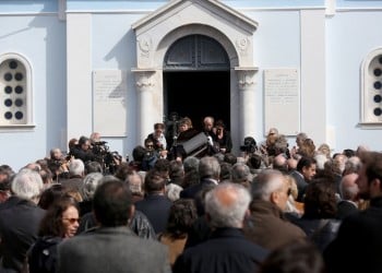 Το τελευταίο αντίο στον Νίκο Κούνδουρο (φωτο)