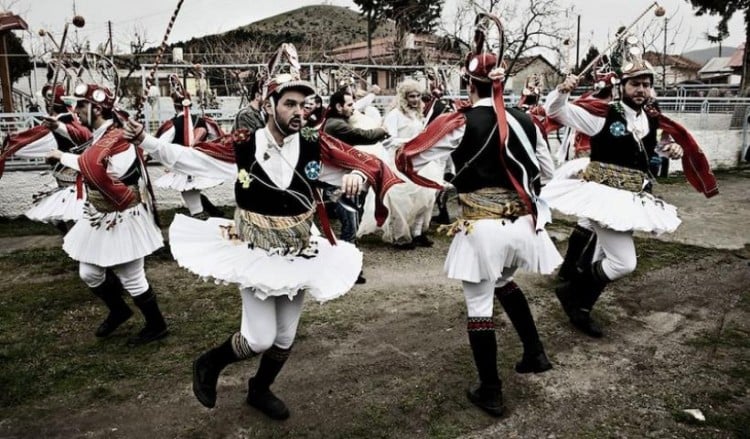 Μωμόγεροι: Η παλαιότερη μορφή ελληνικού λαϊκού θεάτρου - Cover Image