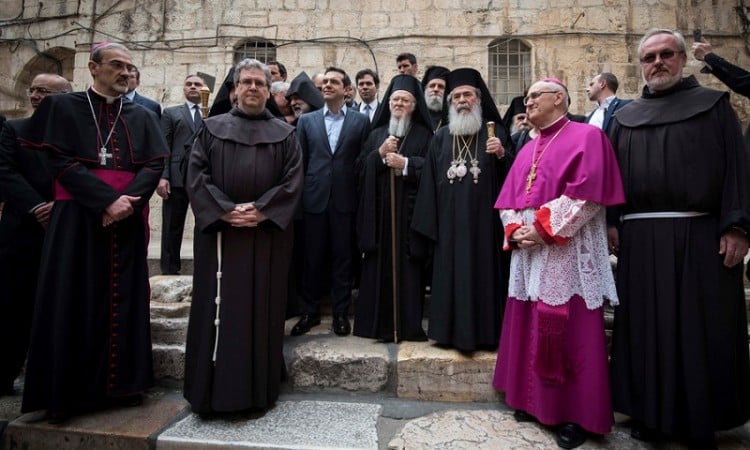 Μάχη για την επανατοποθέτηση του Σταυρού στον Πανάγιο Τάφο