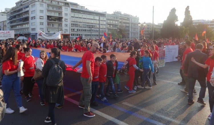 Ηχηρό μήνυμα από την πορεία για την 102η επέτειο της Γενοκτονίας των Αρμενίων στην Αθήνα (βίντεο-φωτο)