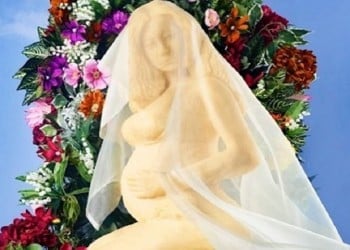 «Brie-oncé», ένα γλυπτό της Μπιγιονσέ από τυρί!