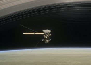 Διαστημόπλοιο Cassini: Μπαίνει σε τροχιά γύρω από τον Κρόνο και τους δακτυλίους του