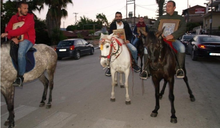 Οι καβαλάρηδες του Άη-Γιώργη στη Νέα Σελεύκεια (βίντεο)