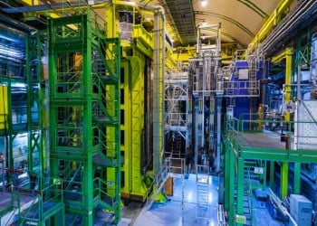 Νέα στοιχεία από το πείραμα LHCb του CERN