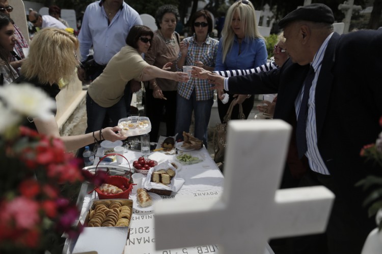 Οι Πόντιοι και το ταφικό έθιμο ανά την Ελλάδα - Cover Image