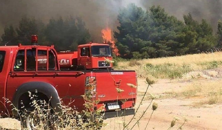 Υπό μερικό έλεγχο η πυρκαγιά στη Μικροκώμη του Δήμου Βόλβης