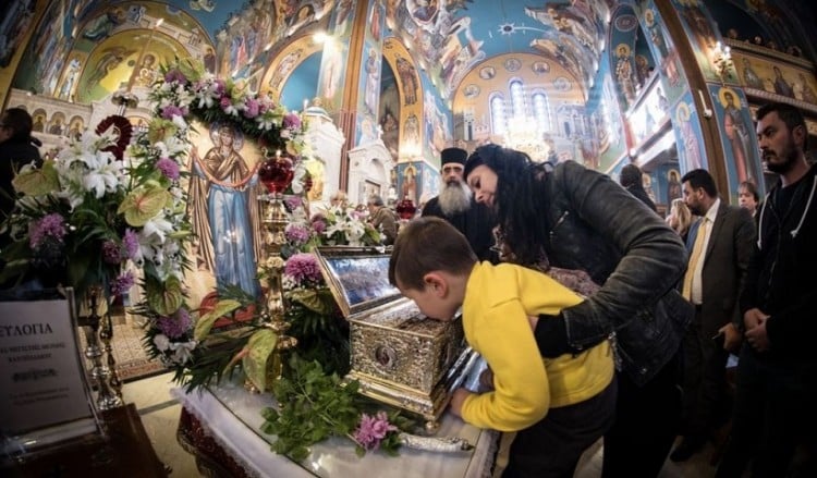 Κοσμοσυρροή για την Τίμια Ζώνη της Παναγίας στη Νέα Ιωνία (φωτο)