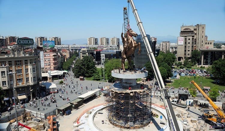 Διχασμένα τα Σκόπια για το όνομα μετά τις επαφές με Ελλάδα και ΟΗΕ