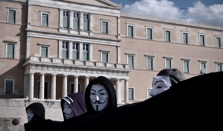 «Πόλεμος» Ελλήνων και Τούρκων χάκερ: Οι Anonymous Greece χτύπησαν τουρκικό κανάλι