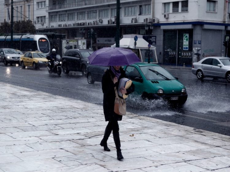 Βροχερός καιρός και σήμερα – Μικρή βελτίωση στη δυτική Ελλάδα