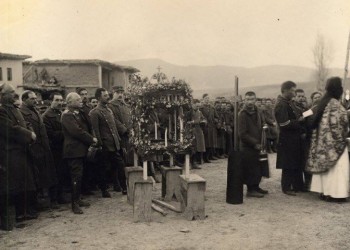 Η Ακολουθία του Επιταφίου στο Μικρασιατικό Μέτωπο – Μια φωτογραφία, μια μικρή ιστορία