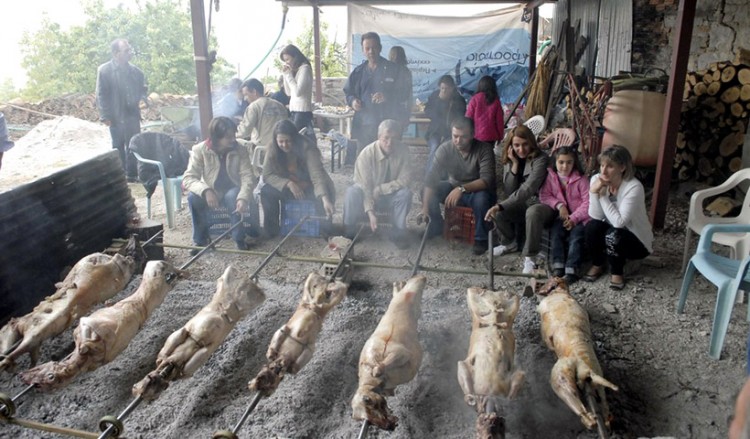 Πάσχα 2019: Έθιμα και παραδόσεις της Ρούμελης