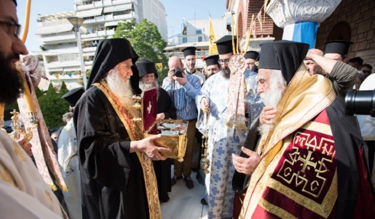 Στη Νέα Σμύρνη οι τίμιες κάρες των Αγίων Αναργύρων