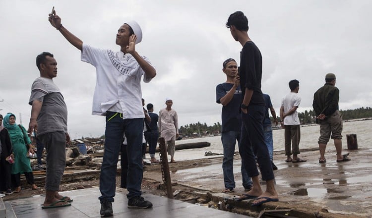 Disaster selfie: Το νέο «τέρας» των μέσων κοινωνικής δικτύωσης