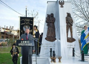 Γιώργος Κικώτης: Ο γλύπτης που έχει κατασκευάσει δεκάδες μνημεία για τον ποντιακό ελληνισμό και τη Γενοκτονία των Ποντίων