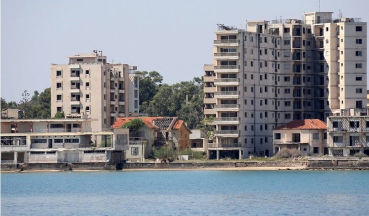 Έδαφος των Τουρκοκυπρίων τα Βαρώσια, λέει ο Οκτάι