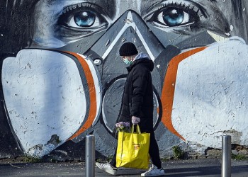 Δυσοίωνη πρόβλεψη του Χάρβαρντ για ένα μέλλον με τον κορονοϊό, τουλάχιστον έως το 2022