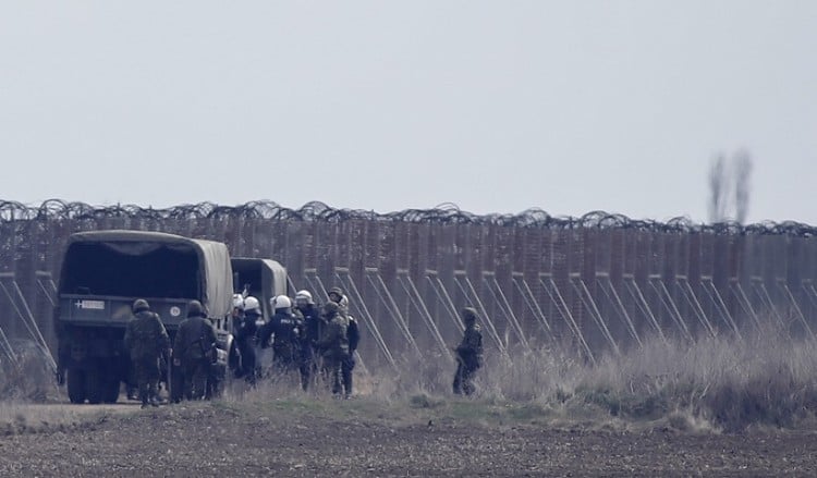 Έβρος: Σχεδόν 10.000 απόπειρες εισόδου σε 24 ώρες (βίντεο)