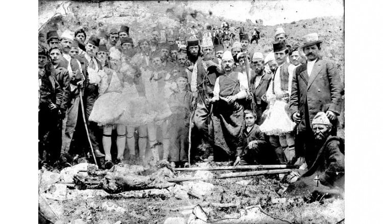 Πάσχα τη δεκαετία του 1910 στο ορεινό Συρράκο – Μια φωτογραφία, μια μικρή ιστορία