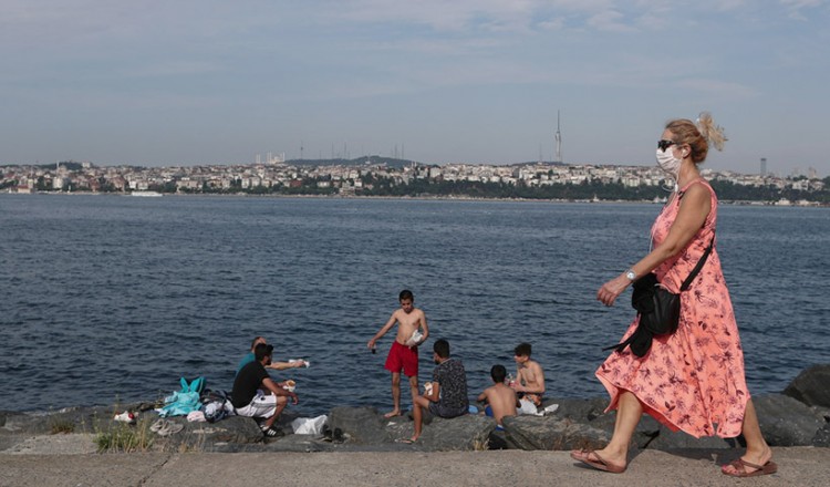 Πόσο επηρεάζουν η θερμοκρασία και η υγρασία τη διασπορά του κορονοϊού