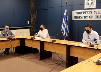 Έξι νέα μέτρα στην Αττική λόγω κορονοϊού – Πρωταγωνιστούν οι μάσκες