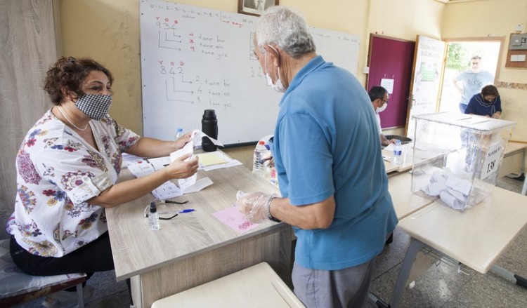 Τελικά αποτελέσματα των «εκλογών» στα Κατεχόμενα – Επεισόδια στο οδόφραγμα της Δερύνειας