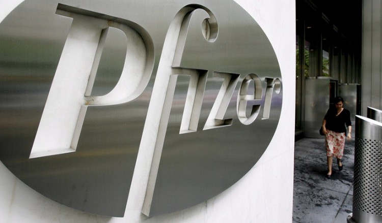 Financial Times: Η Βρετανία θα εγκρίνει το εμβόλιο της Pfizer