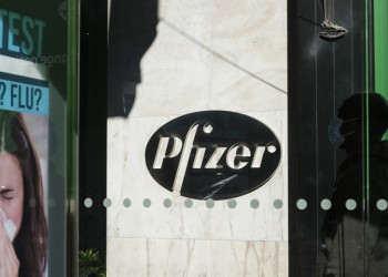 Οι Pfizer/BioNTech ζητούν την επείγουσα έγκριση του εμβολίου για την Covid-19