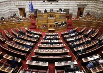 Ο Αλέξης Τσίπρας μιλάει στη μόνη συζήτηση και ψήφιση επί της αρχής, των άρθρων και του συνόλου του σχεδίου νόμου: «Κύρωση Επενδυτικής Συμφωνίας μεταξύ της Ελληνικής Δημοκρατίας και της Μονοπρόσωπης Ανώνυμης Εταιρείας με την επωνυμία "ΕΛΛΗΝΙΚΟΣ ΧΡΥΣΟΣ ΜΟΝΟΠΡΟΣΩΠΗ ΑΝΩΝΥΜΗ ΕΤΑΙΡΕΙΑ ΜΕΤΑΛΛΕΙΩΝ ΚΑΙ ΒΙΟΜΗΧΑΝΙΑΣ ΧΡΥΣΟΥ" και συναφείς διατάξεις» (φωτ.: ΑΠΕ-ΜΠΕ /Αλέξανδρος Βλάχος)