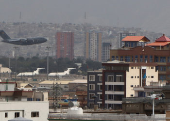 Το αεροδρόμιο της Καμπούλ (φωτ.: EPA / STRINGER)