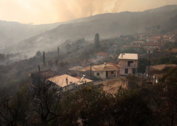 Βύλιζα, 5 Αυγούστου (φωτ.: EPA/ Orestis Panagiotou)