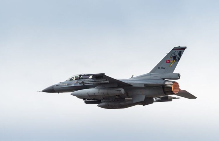 (Φωτ. αρχείου: Turkish F-16, Trident Juncture 15)