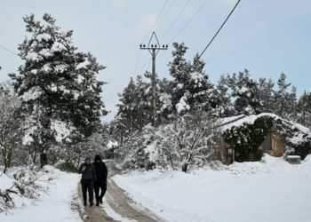 Δεύτερη μέρα χιονόπτωσης στο Διόνυσο (φωτ.: EUROKINISSI/ Μιχάλης Καραγιάννης)