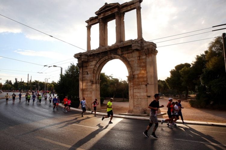 Εικόνα από τον Ημιμαραθώνιο της Αθήνας που έγινε τον Σεπτέμβριο του 2021
(φωτ.: ΑΠΕ-ΜΠΕ/Ορέστης Παναγιώτου)