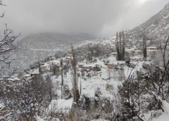 Χιονισμένο τοπίο στο ορεινό χωριό Κεφαλόβρυσο Αργολίδας (φωτ.: ΑΠΕ-ΜΠΕ/Ευάγγελος Μπουγιώτης)